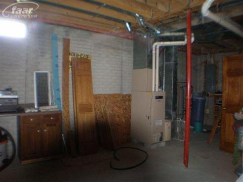 1610 Dixon Road Caro, MI 48723 - Photo 12 of 15 20247604-11.JPG