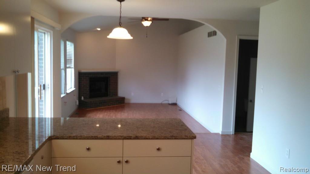 40715 Worthington Road Canton, MI 48188 - Photo 17 of 17 IMG_20140728_170516_581.jpg