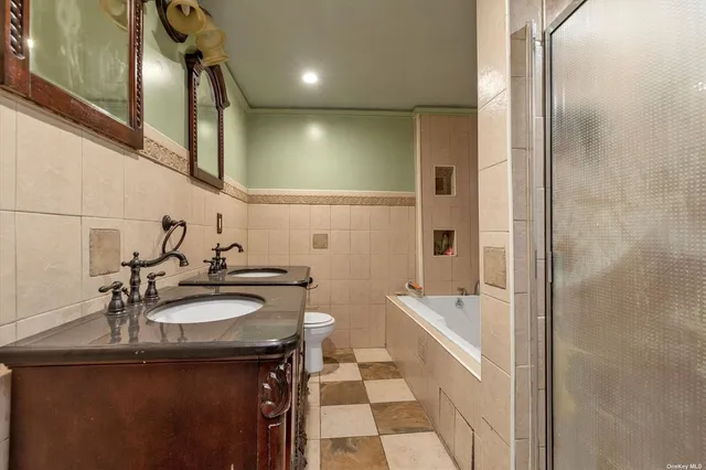 $879,888 | 434 Beach 36th Street | Edgemere