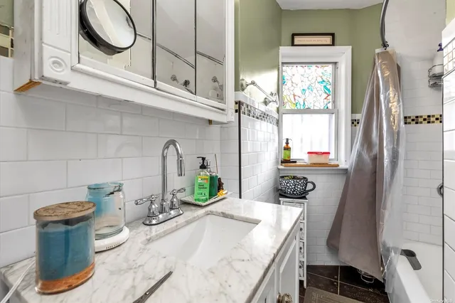 $879,888 | 434 Beach 36th Street | Edgemere