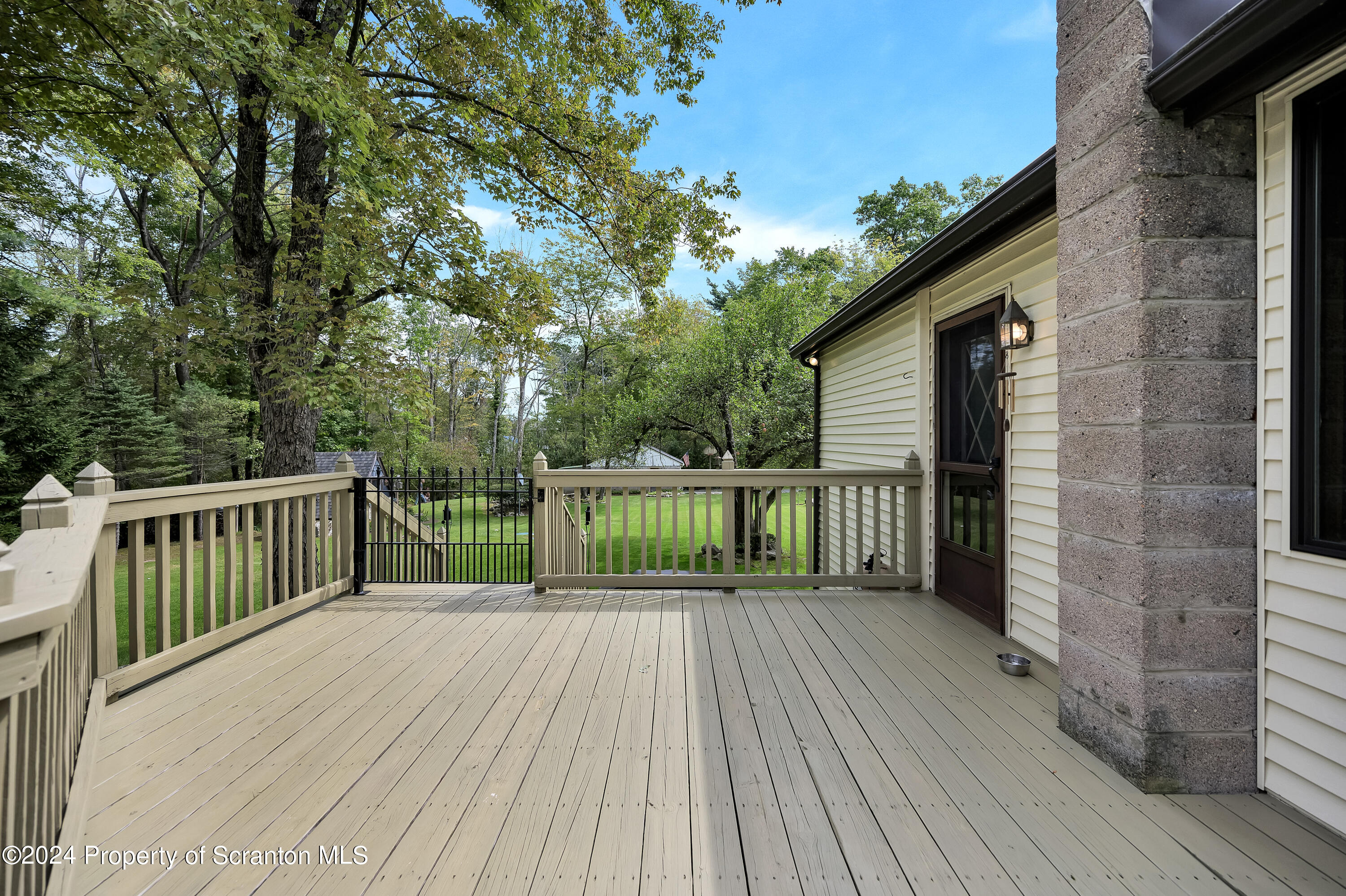 11 Benjamin Road Lake Ariel, PA 18436 - Photo 6 of 50 Benjamin-5