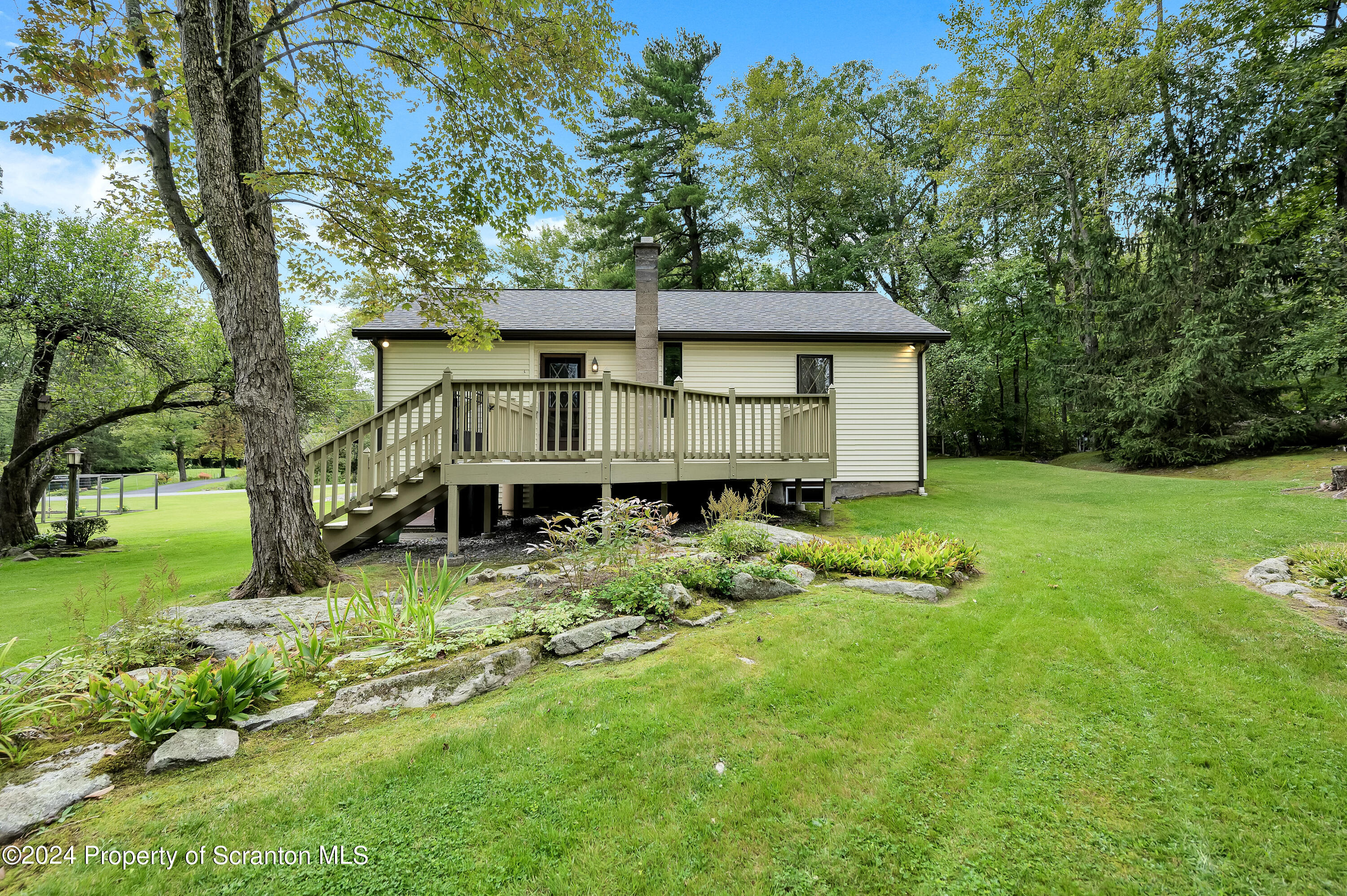 11 Benjamin Road Lake Ariel, PA 18436 - Photo 8 of 50 Benjamin-7