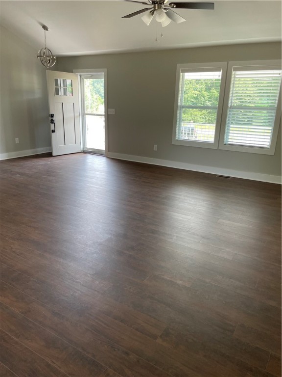 104 Old Station Road West Union, SC 29696 - Photo 5 of 44 Living room
