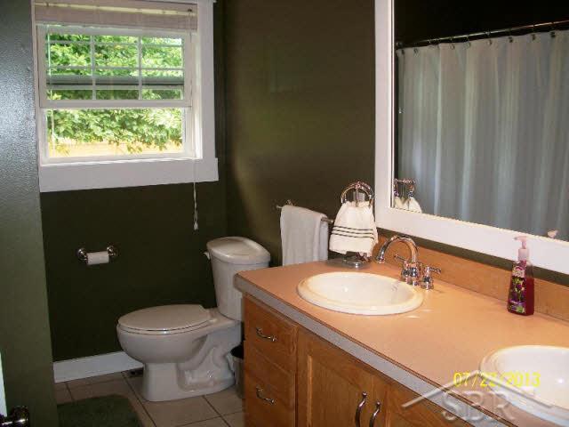 3199 North Thomas Road Freeland, MI 48623 - Photo 11 of 15 20364873-10.JPG