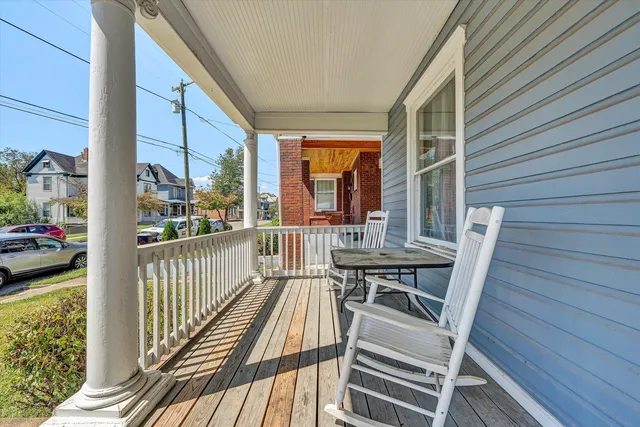 a view of entrance door of the house