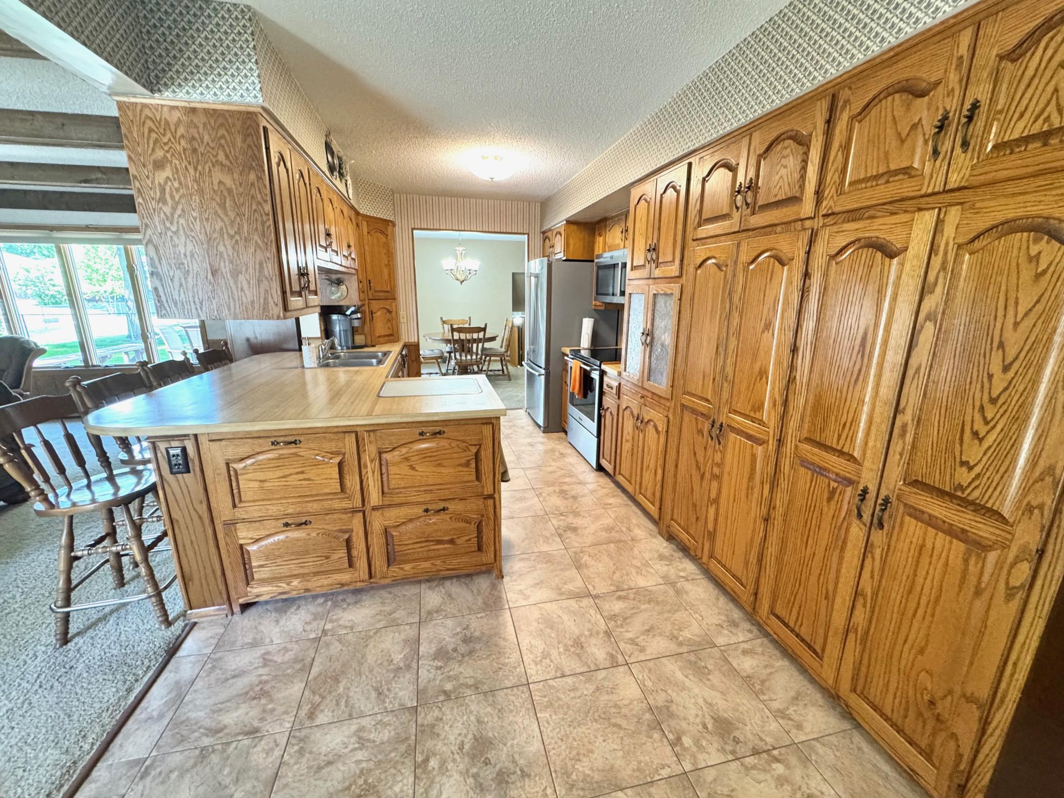 906 Birch Street Marshall, MN 56258 - Photo 6 of 30