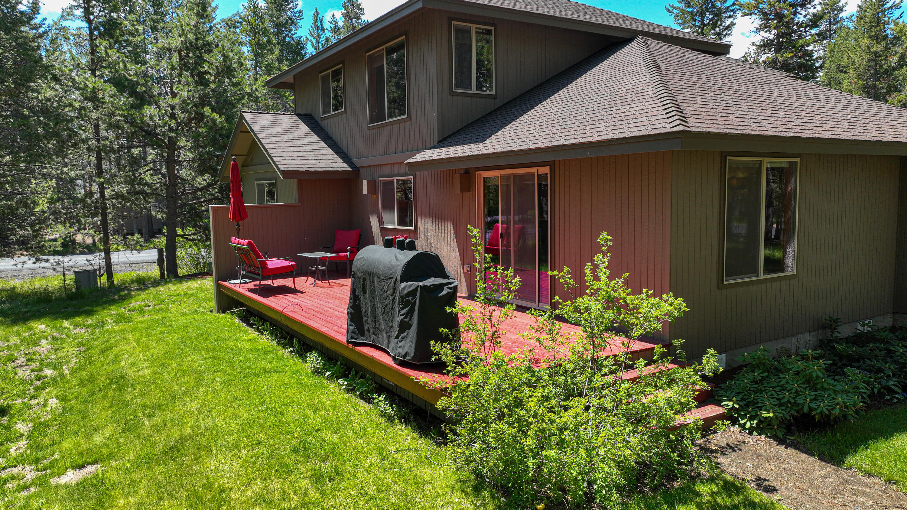 55845 Lost Rider Loop Bend, OR 97707 - Photo 33 of 42 Can you see yourself Enjoying this deck?