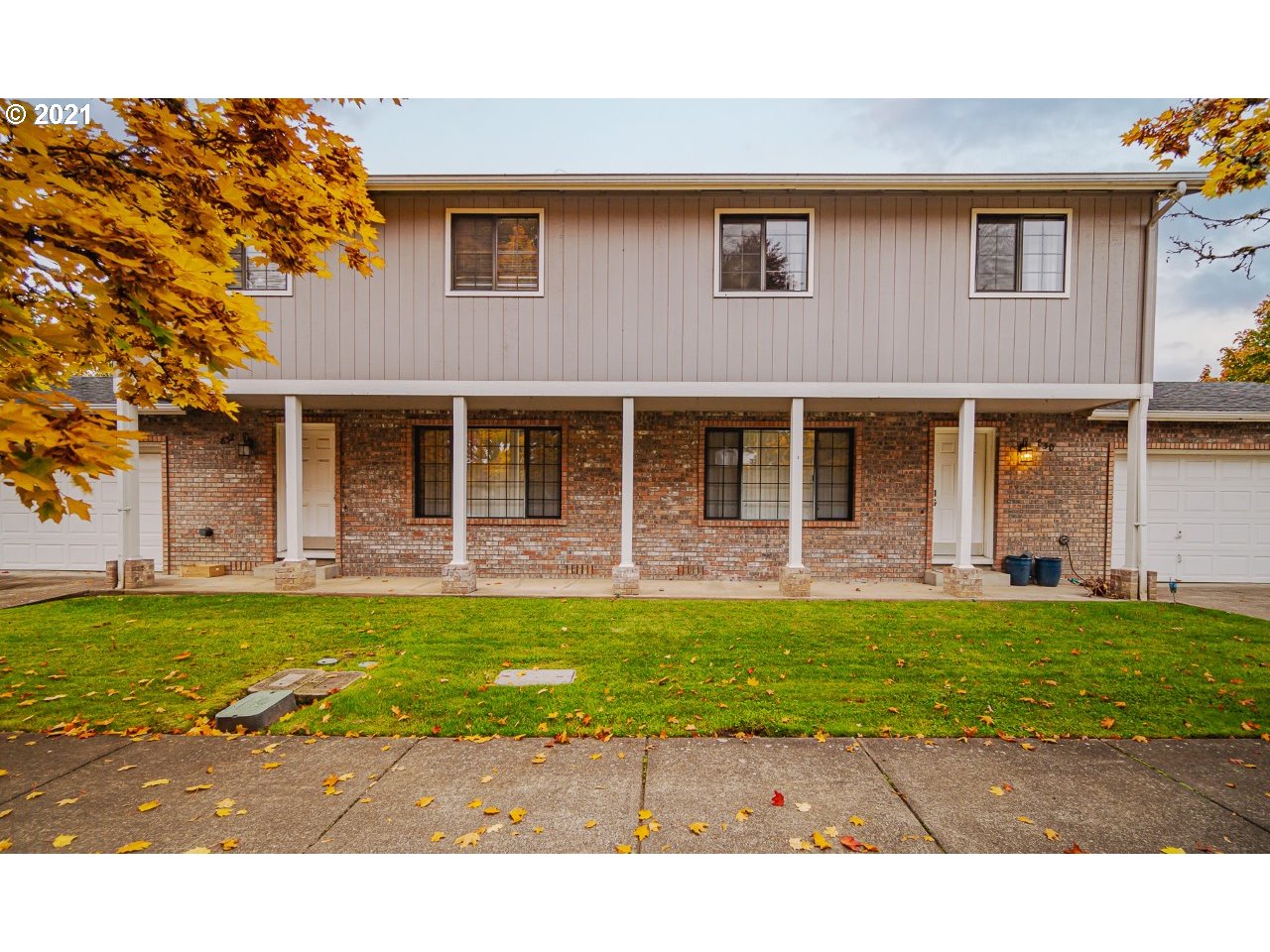 830 Janus Street Springfield, OR 97477 - Photo 3 of 11 a view of a house with a outdoor space