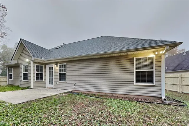 a picture of a room with a floor plan