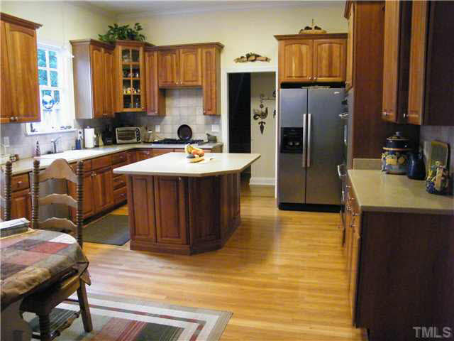 4609 Whitmire Place Raleigh, NC 27612 - Photo 5 of 20 Gallery Image 5