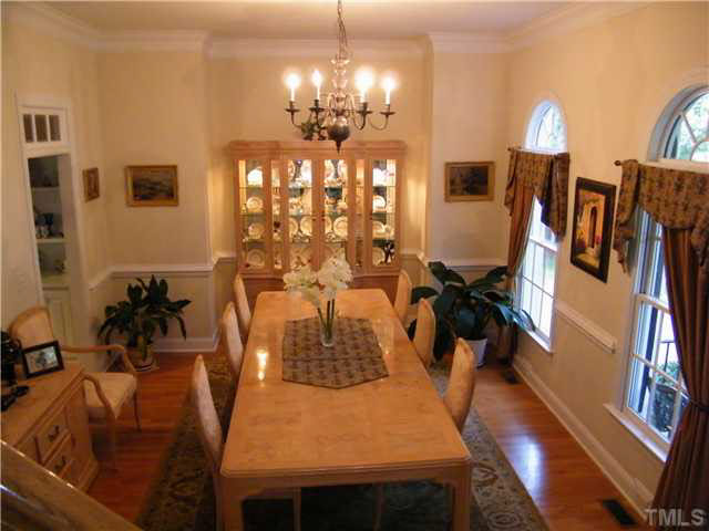 4609 Whitmire Place Raleigh, NC 27612 - Photo 7 of 20 Gallery Image 7