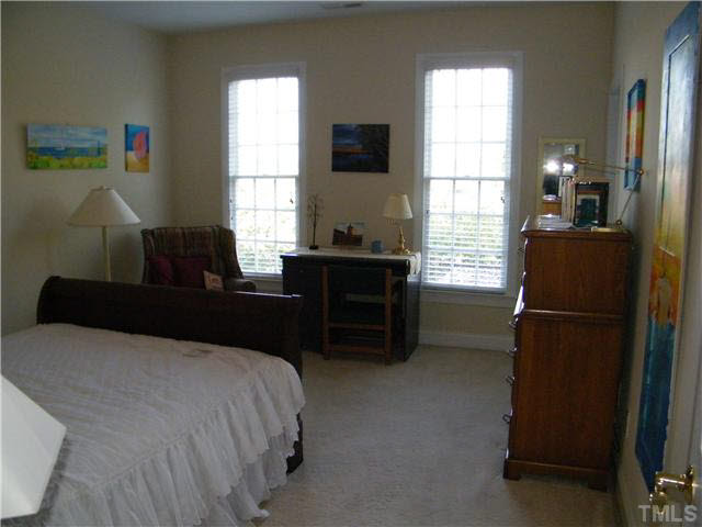 4609 Whitmire Place Raleigh, NC 27612 - Photo 8 of 20 Gallery Image 8