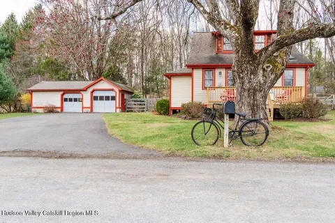 $575,000 | 14 Hendricks Lane, Stone Ridge, NY 12484