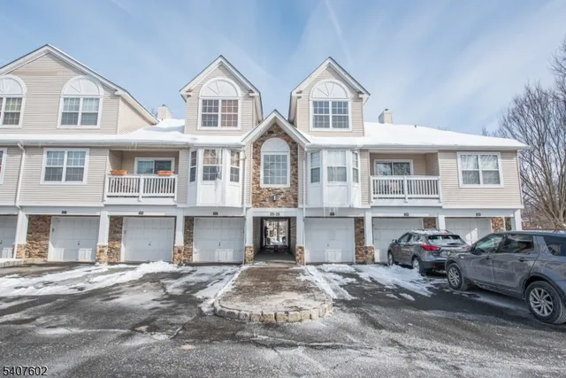 $329,999 | 27 Loch Lane, Ledgewood, NJ 07852