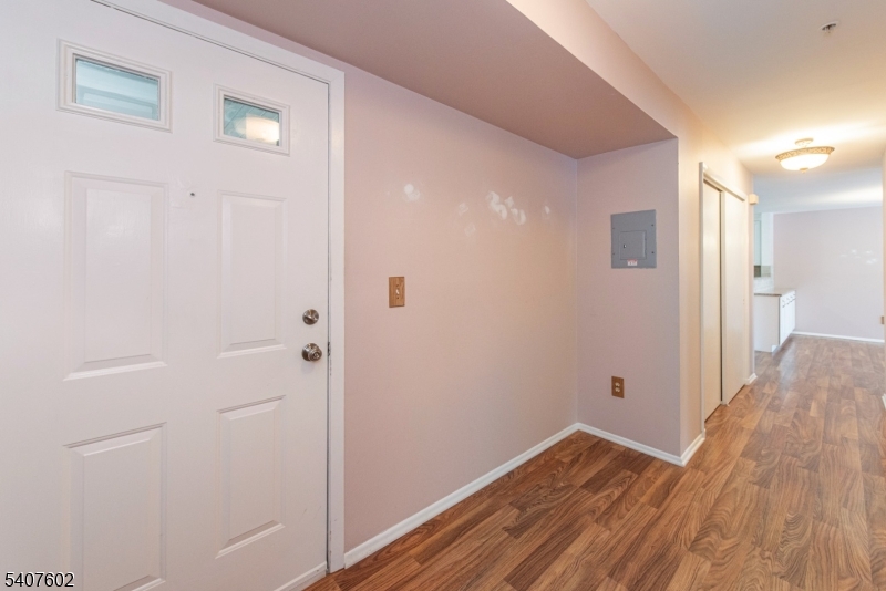 27 Loch Lane Ledgewood, NJ 07852 - Photo 3 of 21