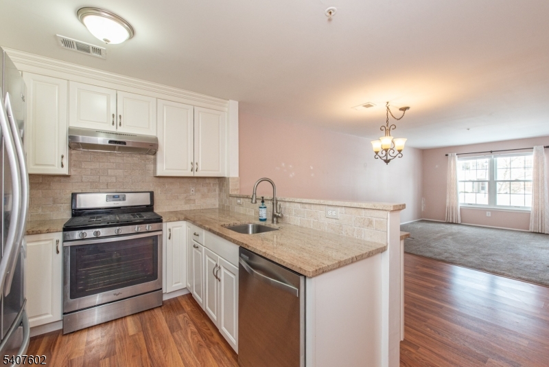 27 Loch Lane Ledgewood, NJ 07852 - Photo 4 of 21