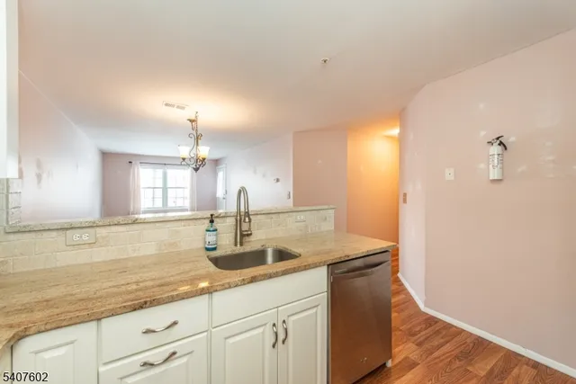 $329,999 | 27 Loch Lane, Ledgewood, NJ 07852