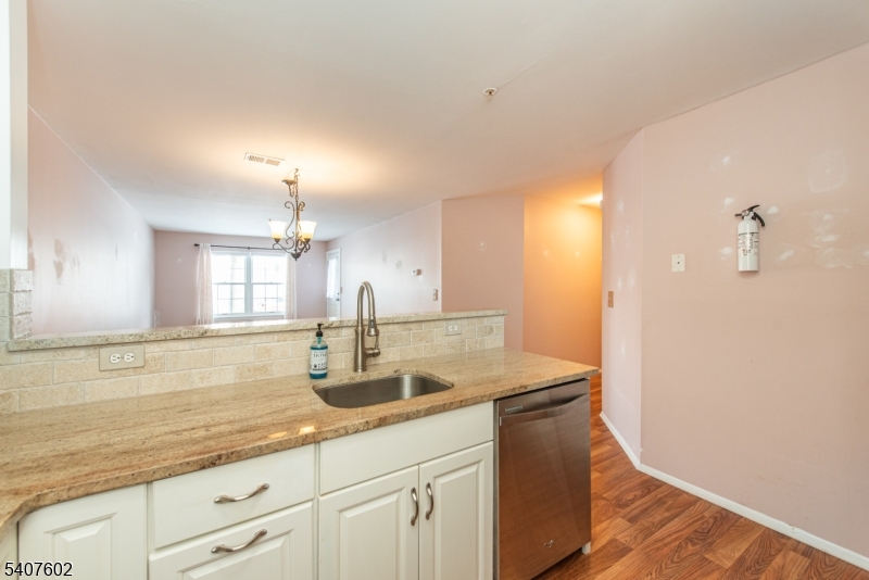 27 Loch Lane Ledgewood, NJ 07852 - Photo 8 of 21