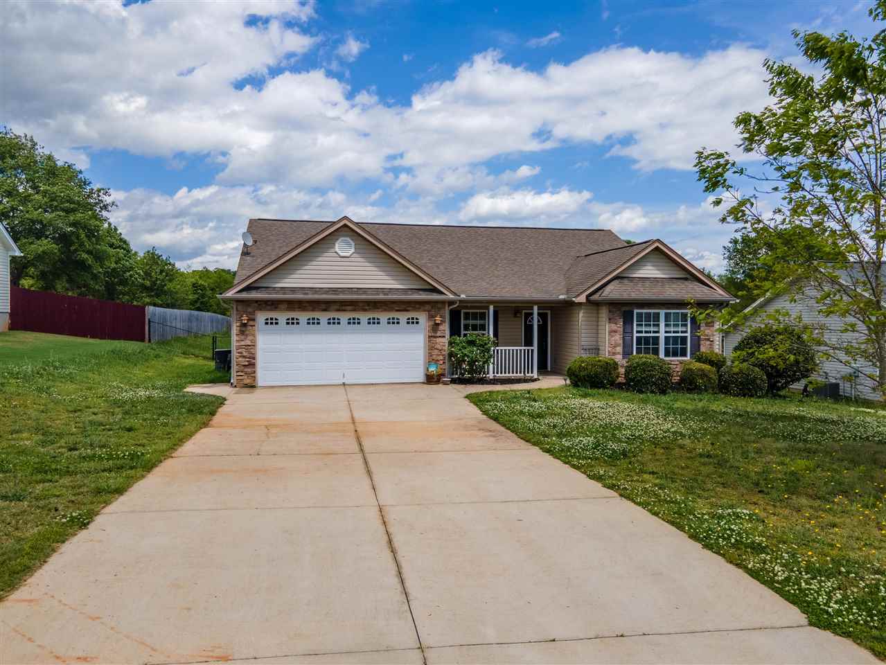 352 Bent River Drive Inman, SC 29349 - Photo 2 of 36 Gallery Image 2
