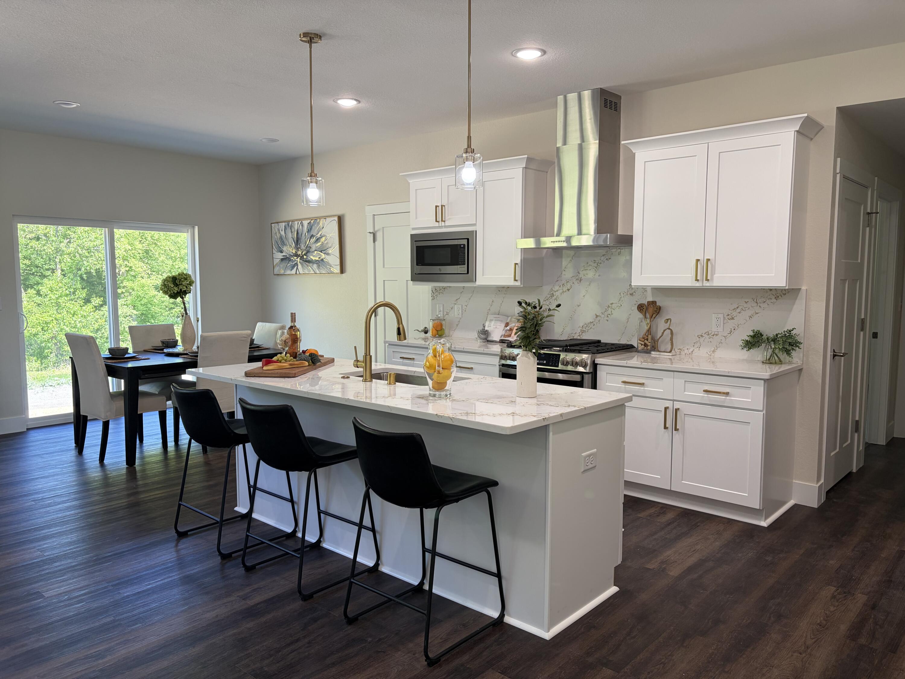 4801 Piper Lane Mount Pleasant, WI 53403 - Photo 3 of 19 Kitchen bar