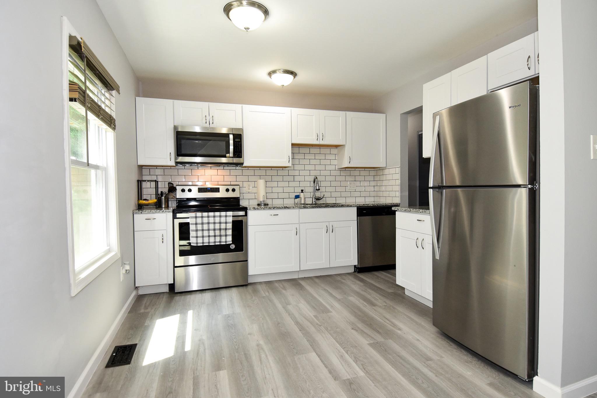8585 Tyrolean Way Springfield, VA 22153 - Photo 2 of 28