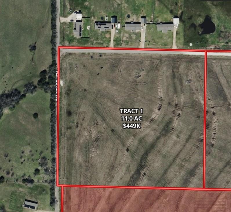 1 Cr-1076 Celeste, TX 75423 - Photo 5 of 18 a view of a street with parking space