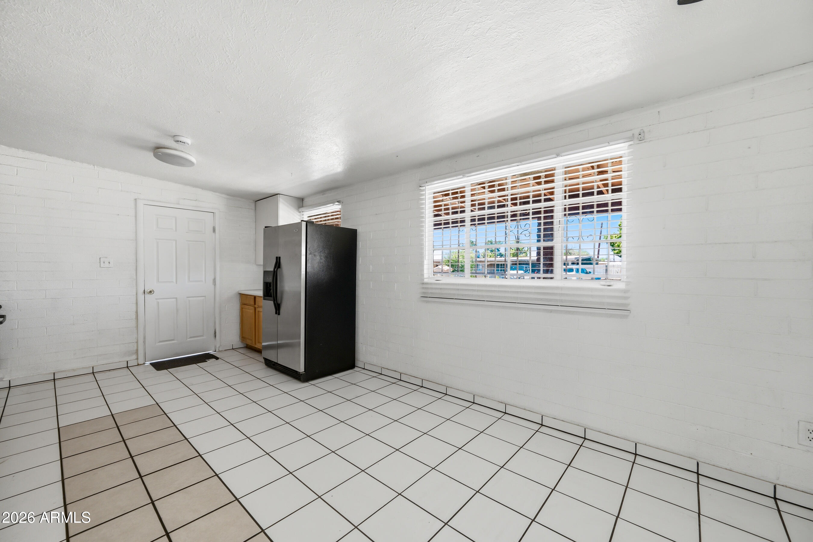 3905 West Almeria Road, Unit 2 Phoenix, AZ 85009 - Photo 5 of 19