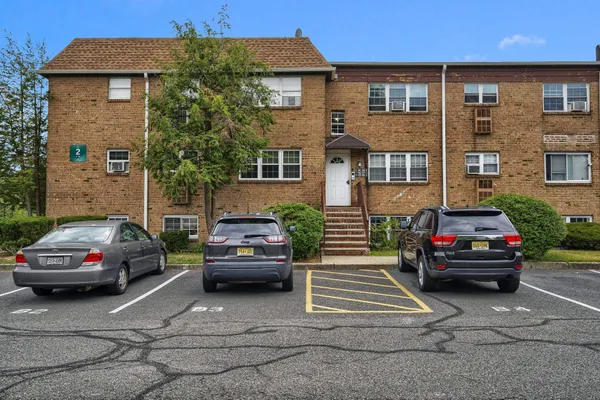 $265,000 | 15 College Drive, Unit 15, Edison, NJ 08817