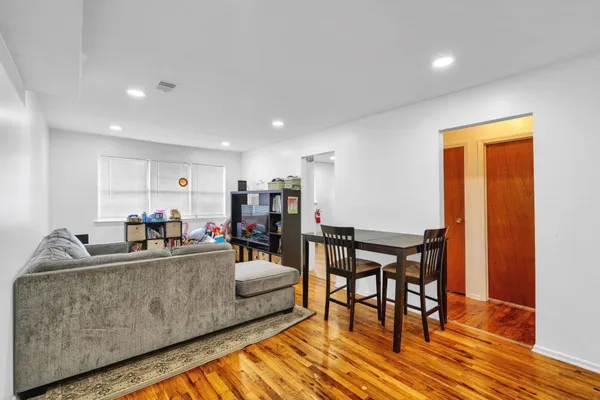 $265,000 | 15 College Drive, Unit 15, Edison, NJ 08817