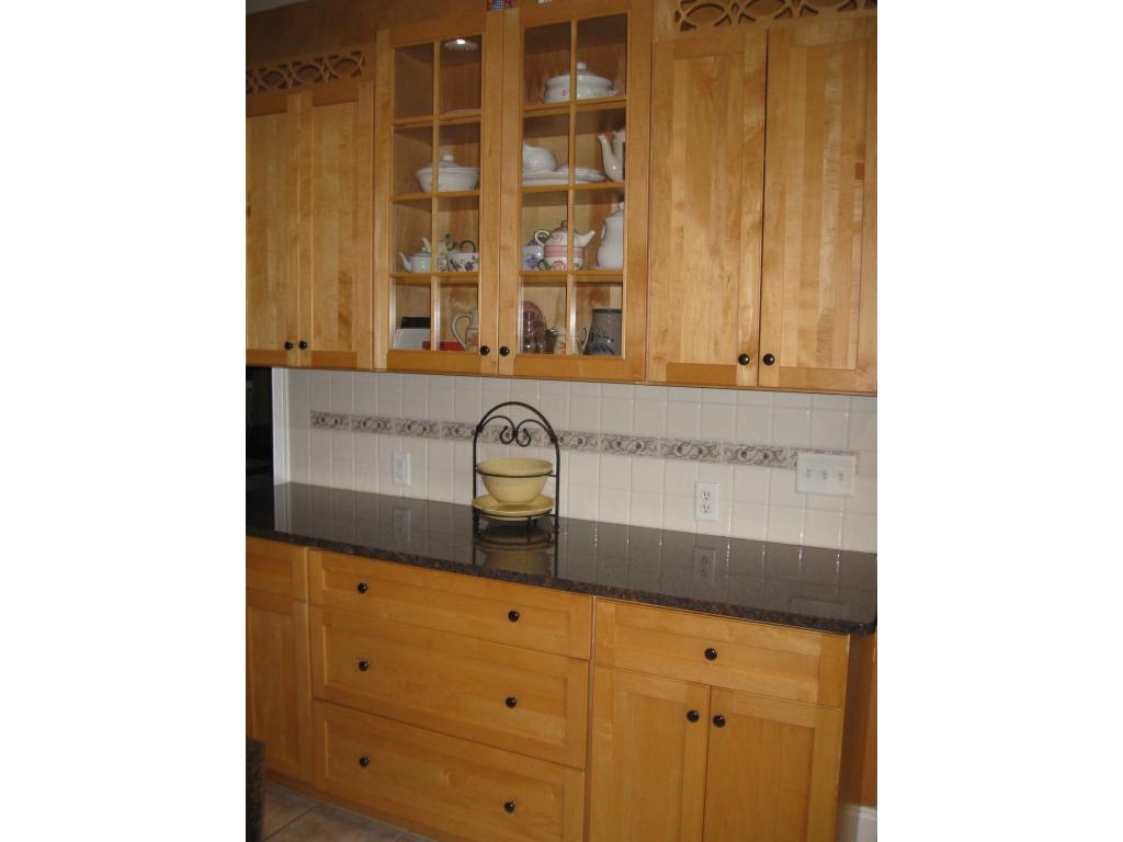 244 John's Road Williston, VT 05495 - Photo 4 of 36