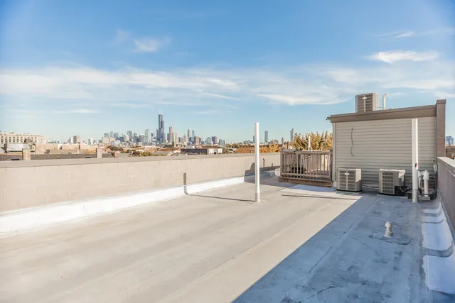 $711,000 | 2018 South Loomis Street, Unit 3, Chicago, IL 60608