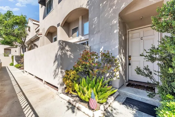 $1,024,000 | 1345 East Grand Avenue, El Segundo, CA 90245