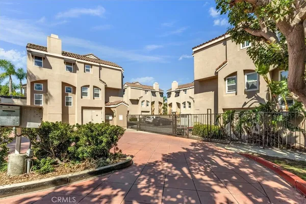 $1,024,000 | 1345 East Grand Avenue, El Segundo, CA 90245