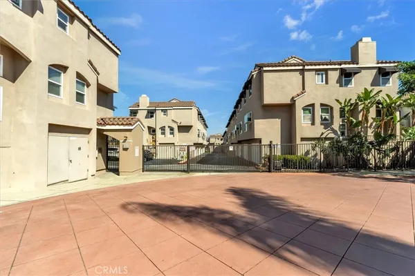 $1,024,000 | 1345 East Grand Avenue, El Segundo, CA 90245