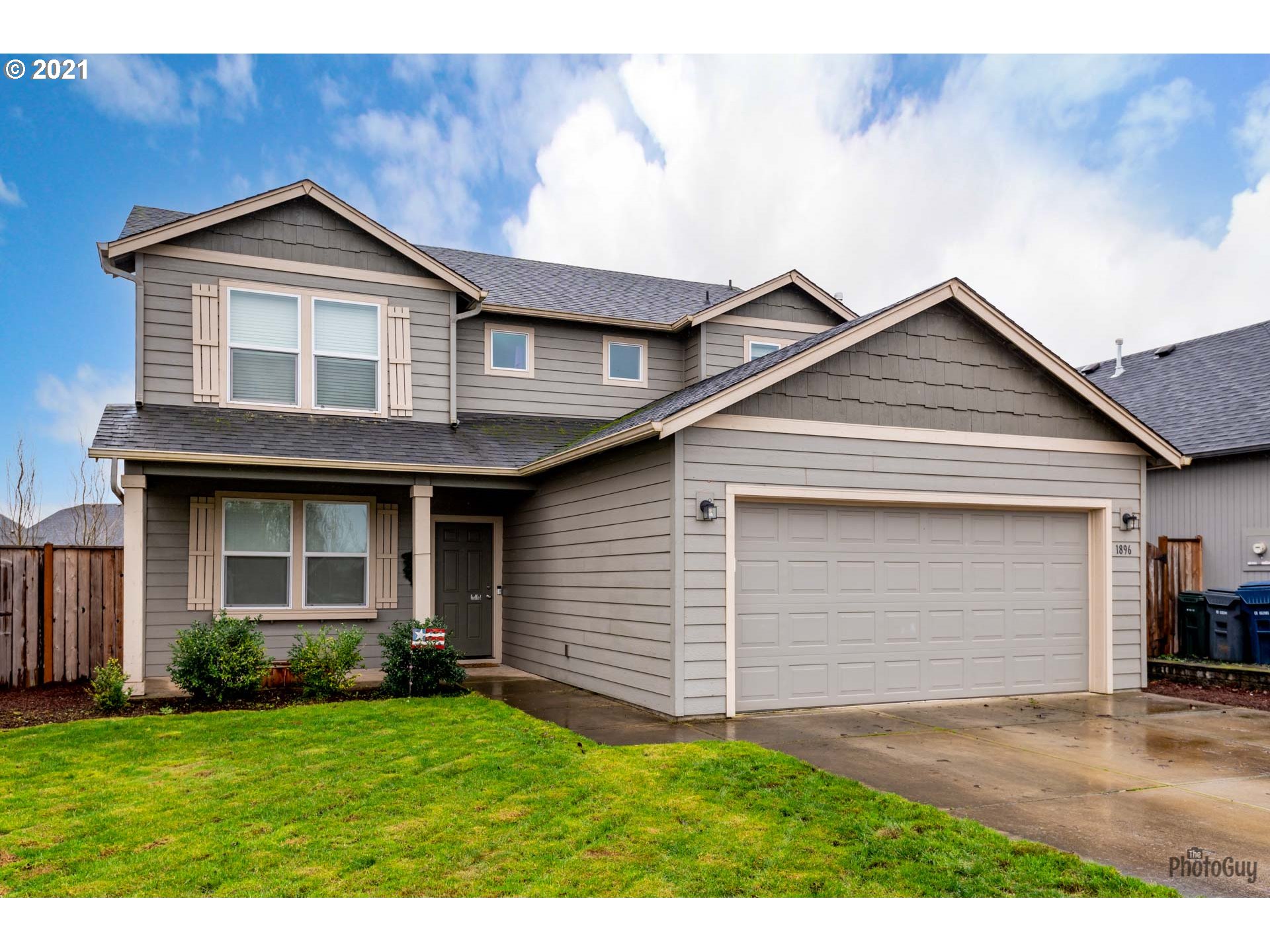 1896 Adelman Loop Eugene, OR 97402 - Photo 1 of 32 Gallery Image 1