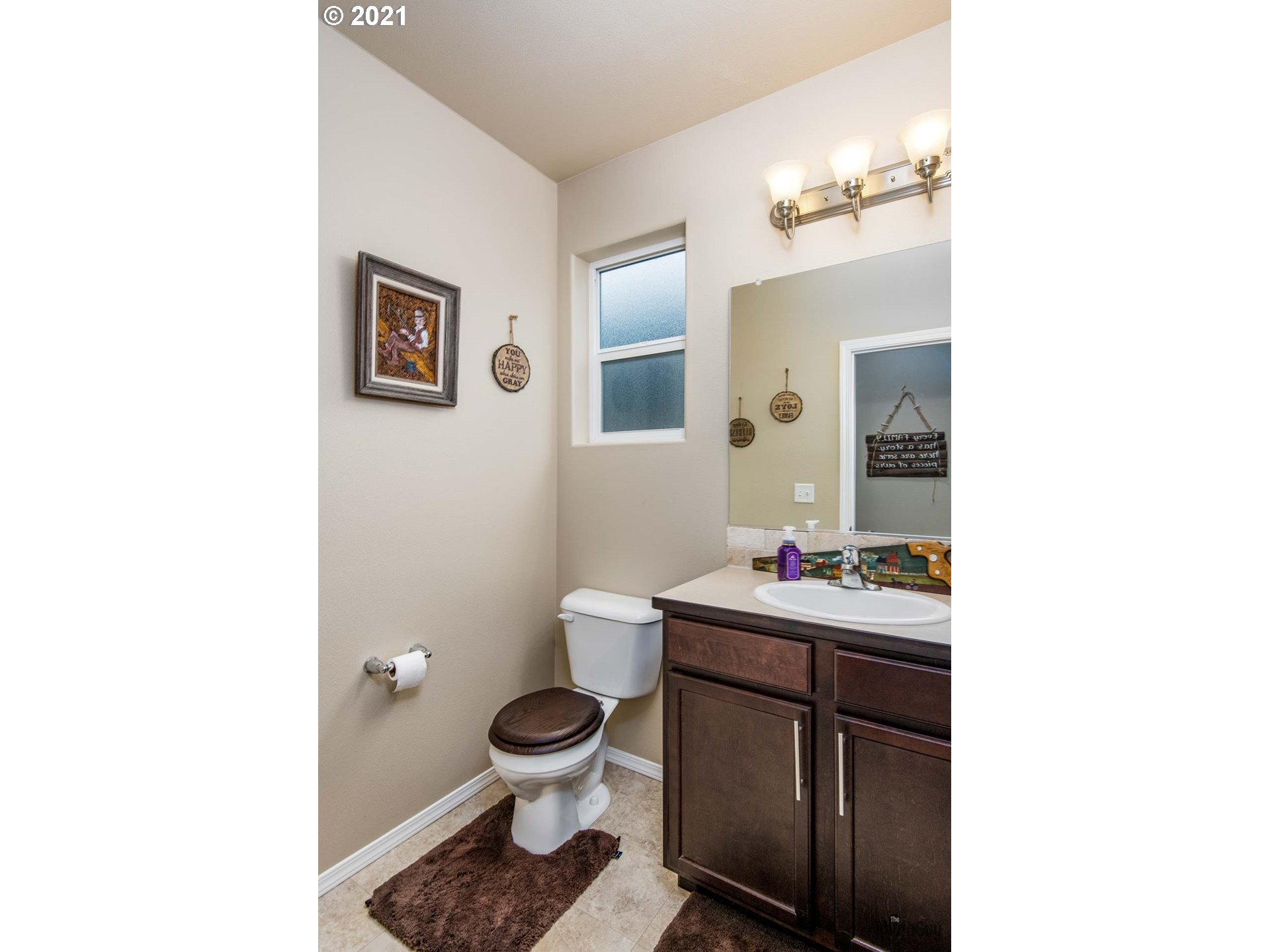 1896 Adelman Loop Eugene, OR 97402 - Photo 16 of 32 Gallery Image 16