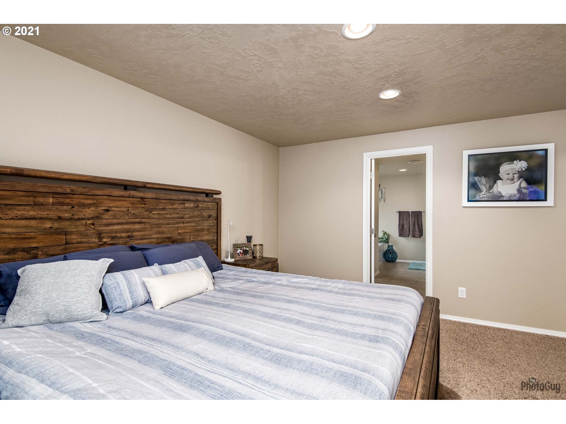 1896 Adelman Loop Eugene, OR 97402 - Photo 18 of 32 Gallery Image 18