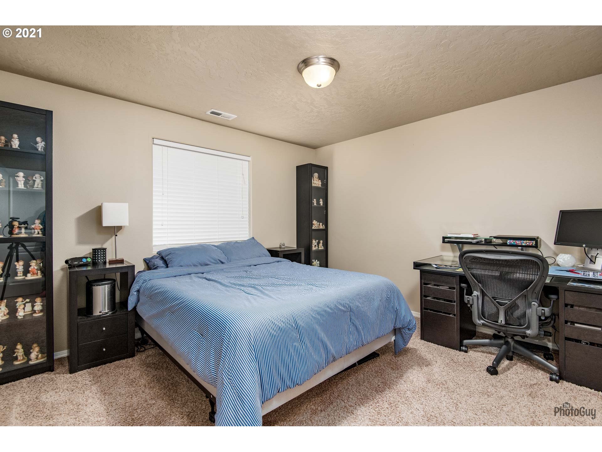 1896 Adelman Loop Eugene, OR 97402 - Photo 28 of 32 Gallery Image 28