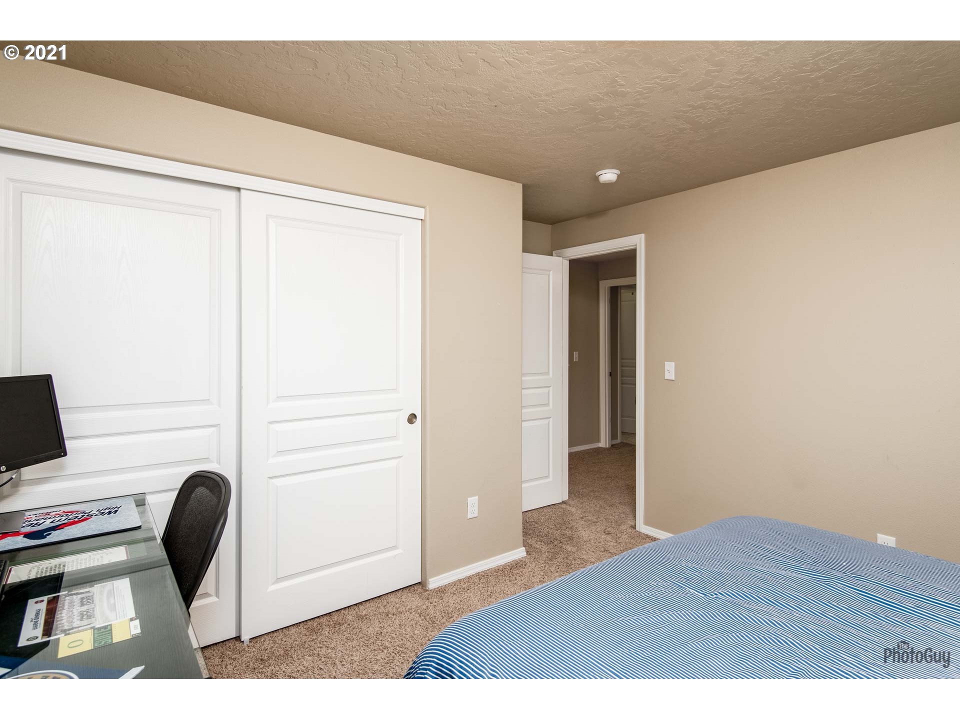 1896 Adelman Loop Eugene, OR 97402 - Photo 29 of 32 Gallery Image 29