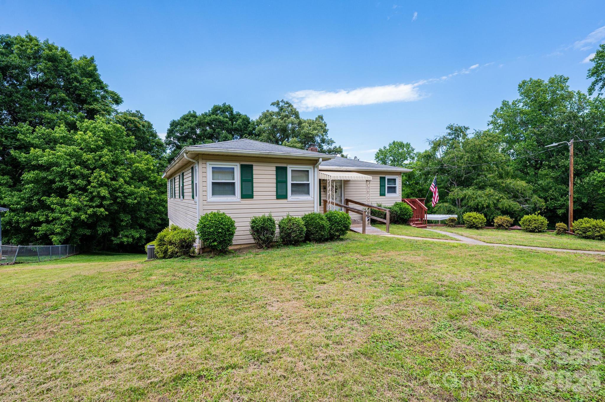452 Swanson Road Lenoir, NC 28645 - Photo 4 of 48