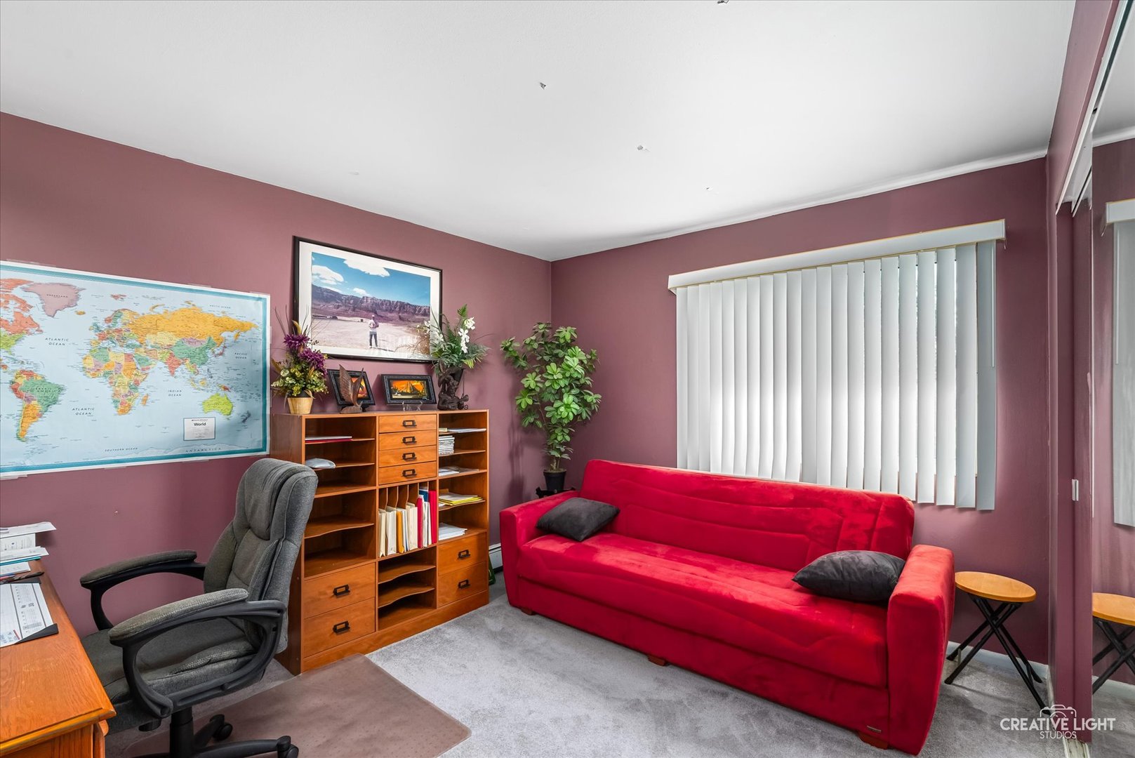 19360 Wolf Road, Unit 9 Mokena, IL 60448 - Photo 9 of 16 a living room with furniture and a potted plant