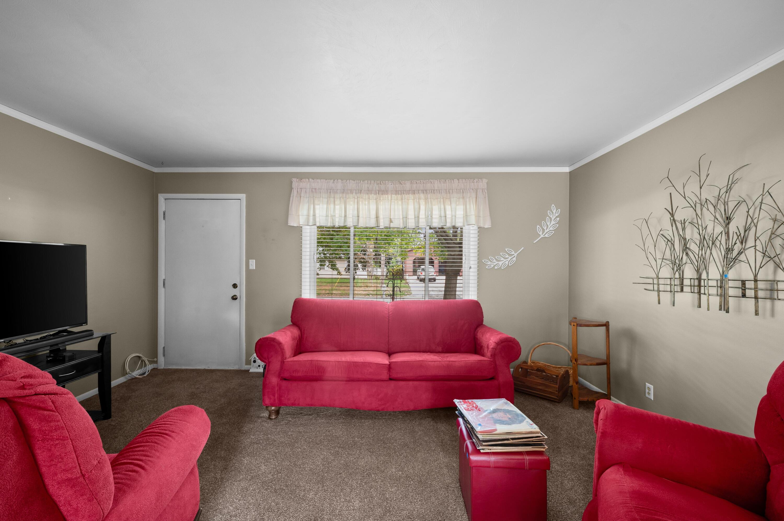 100 Roth Street Southeast Grand Rapids, MI 49548 - Photo 7 of 37 07