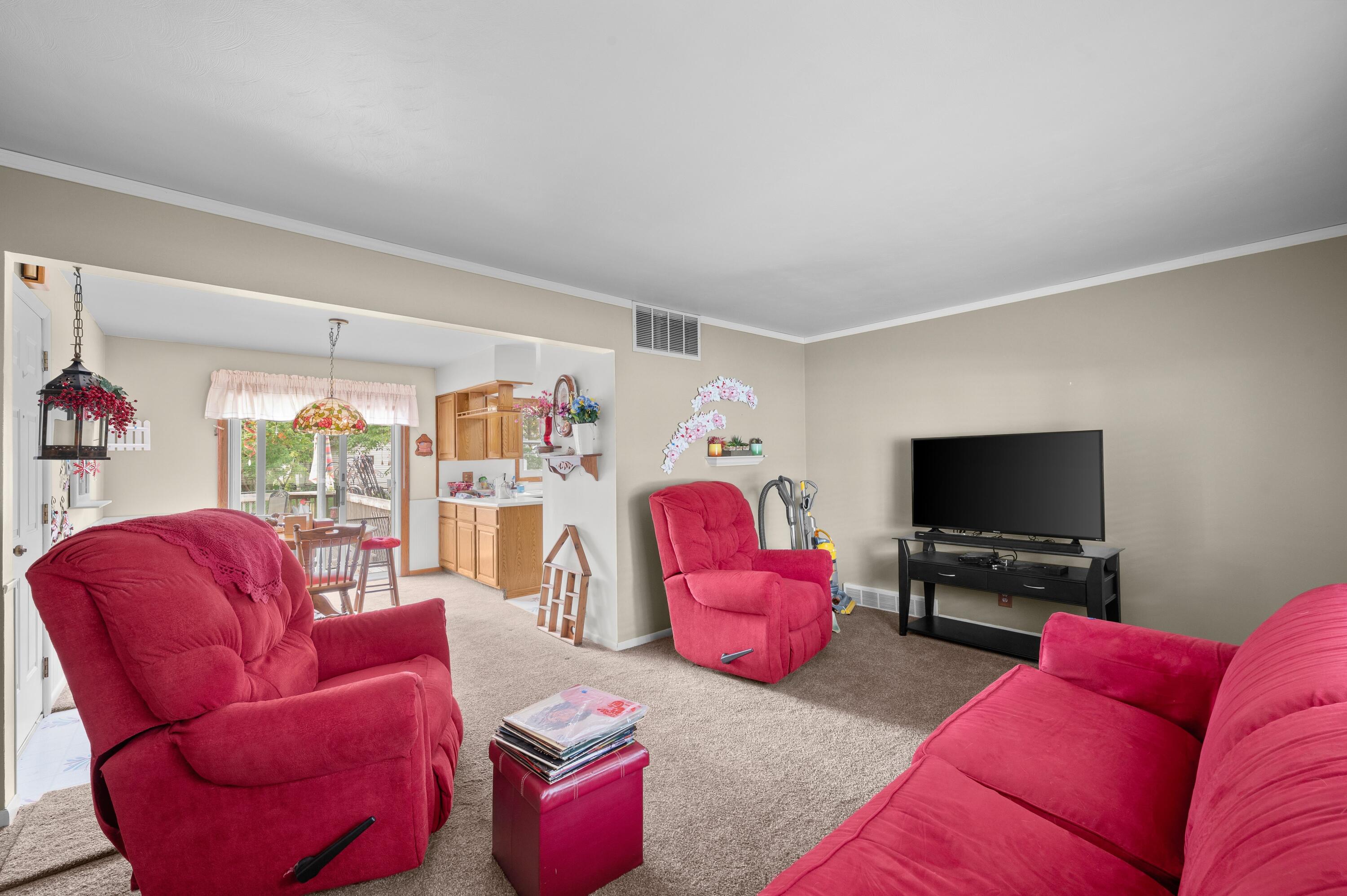 100 Roth Street Southeast Grand Rapids, MI 49548 - Photo 8 of 37 08