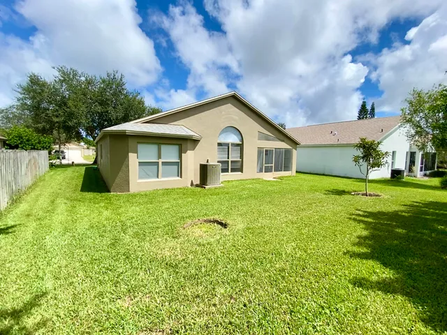 $2,400 | 8057 Bracken Lane, Melbourne, FL 32940