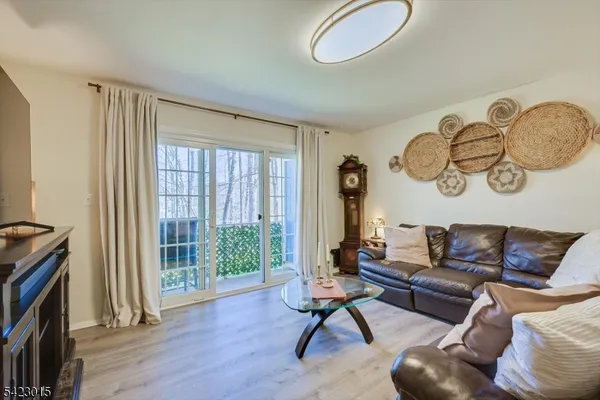 $339,900 | 95 Sapphire Lane, Franklin Park, NJ 08823