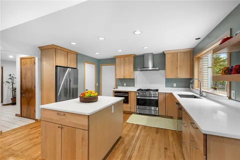 $950,000 | 38 River Run, East Greenwich, RI 02818