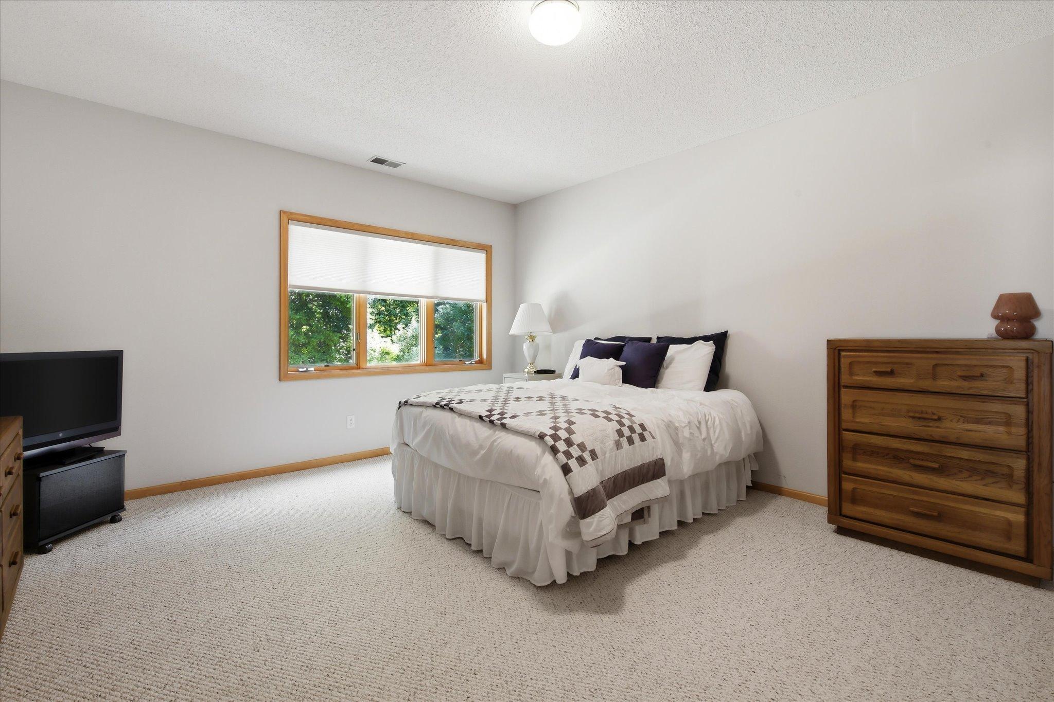 11137 Wyoming Road Bloomington, MN 55438 - Photo 29 of 45 Gallery Image 29