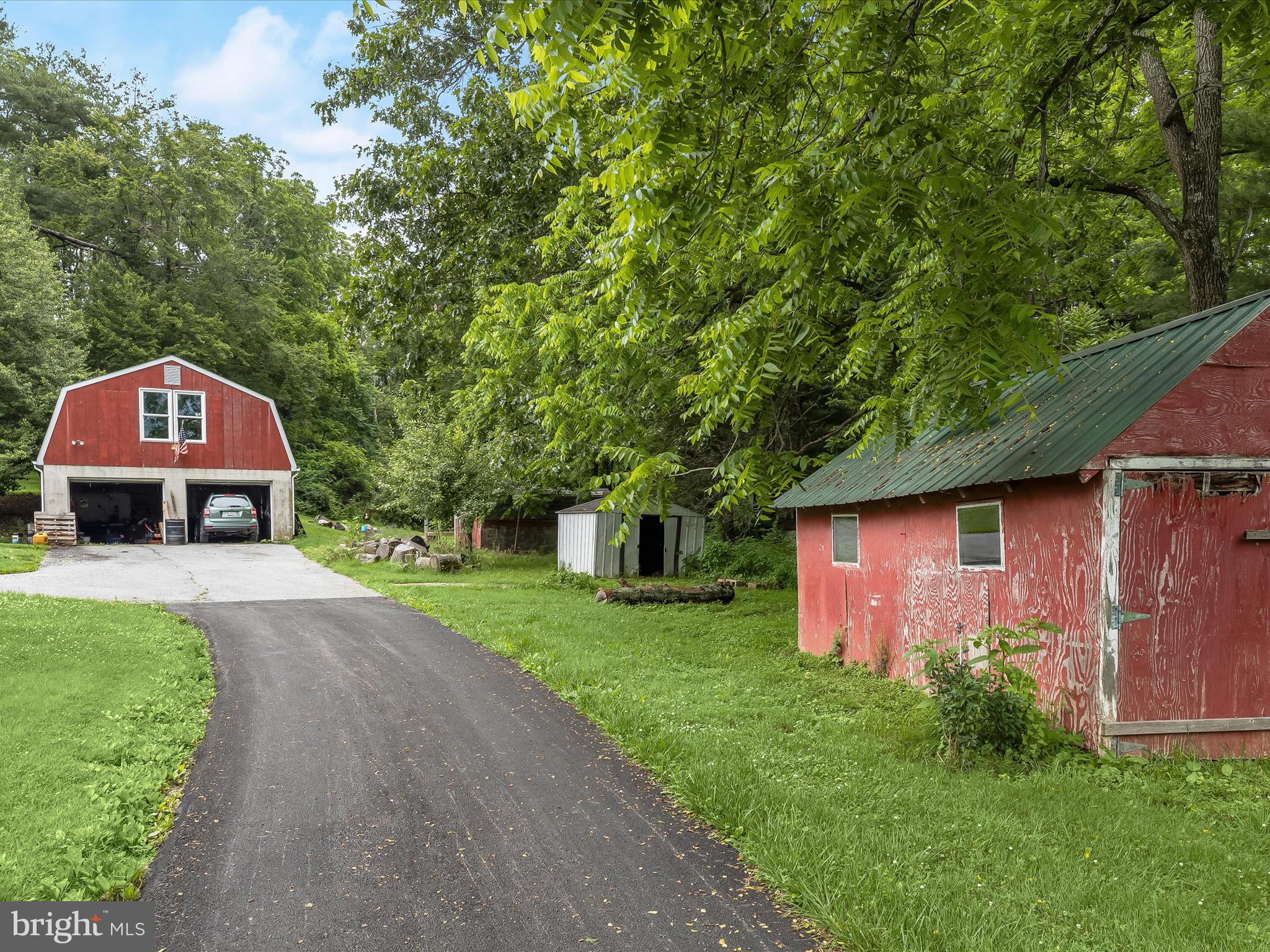 4704 Baughman Mill Road Manchester, MD 21102 - Photo 3 of 64 a view of a back yard of the house