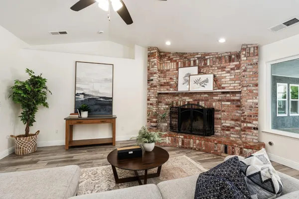 $619,000 | 2371 Sophia Lane, Kingsburg, CA 93631