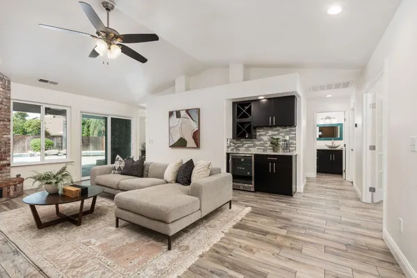 $619,000 | 2371 Sophia Lane, Kingsburg, CA 93631